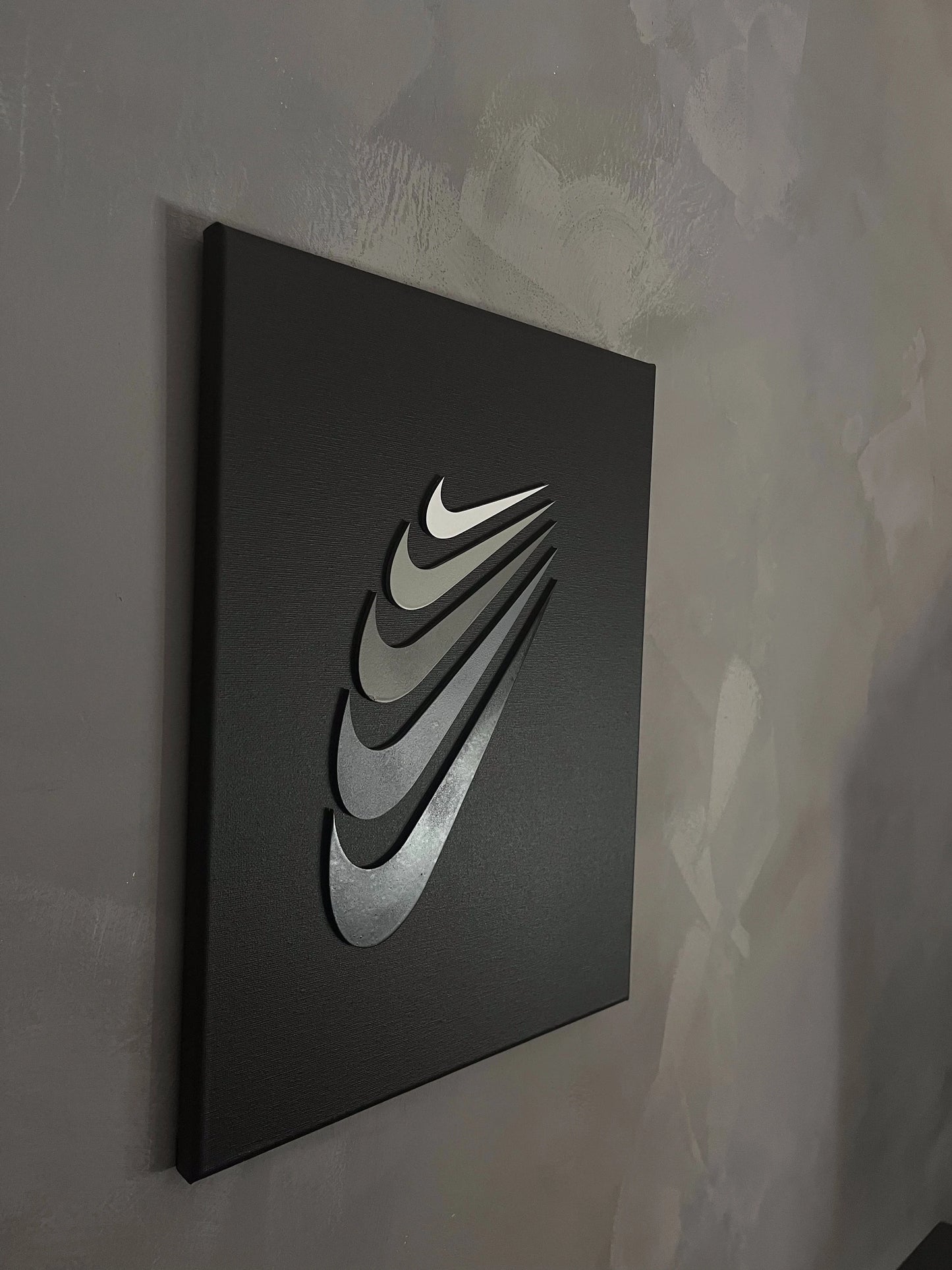 5 LOGO SWOOSH "GREYSCALE" BLACK